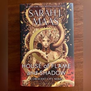 House of Flame and Shadow: A Crescent City Novel